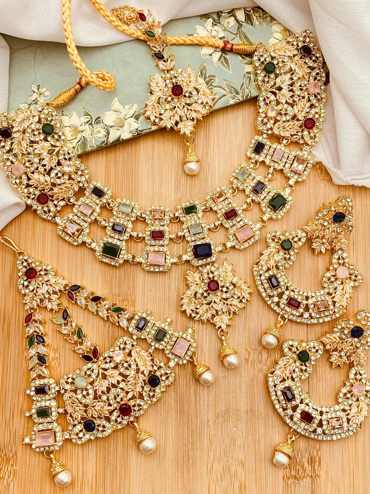Orchid Zarcon Bridal set
