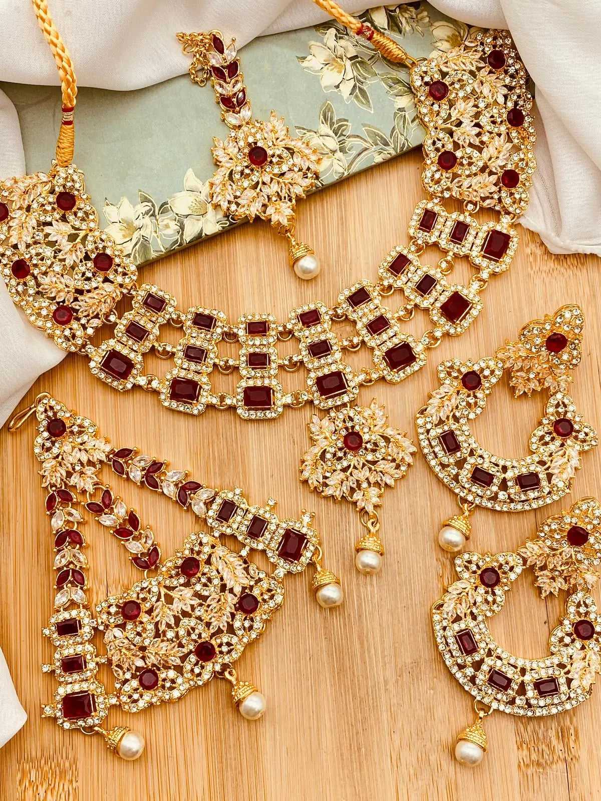 Orchid Zarcon Bridal set